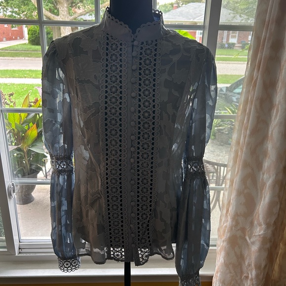 Fashion Nova baby blue lace blouse - Picture 6 of 16